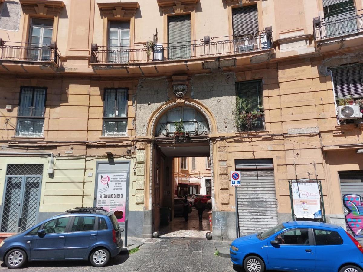 La Finestra Di Fronte Naples Exterior photo